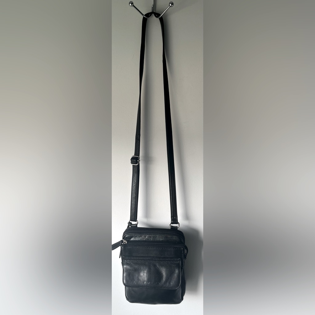 Vintage Fossil Black Pebble Leather Crossbody Bag